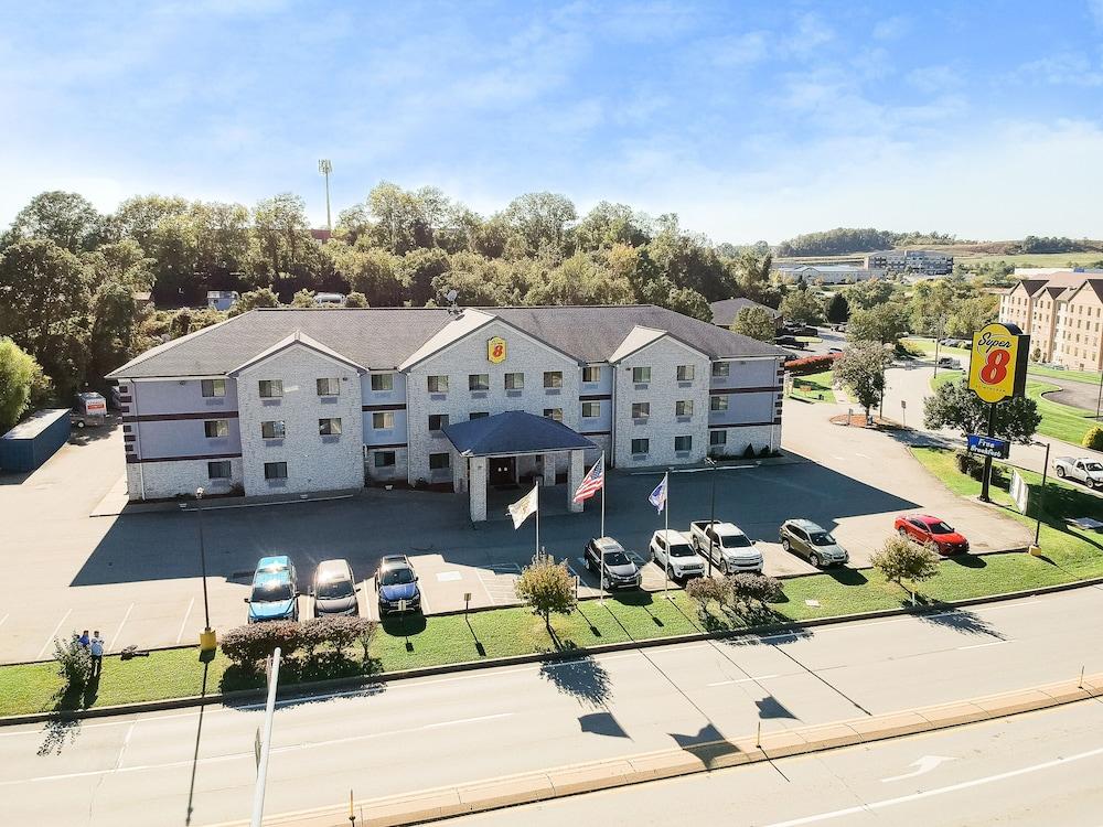 Super 8 By Wyndham Uniontown Pa Hotel Exterior foto