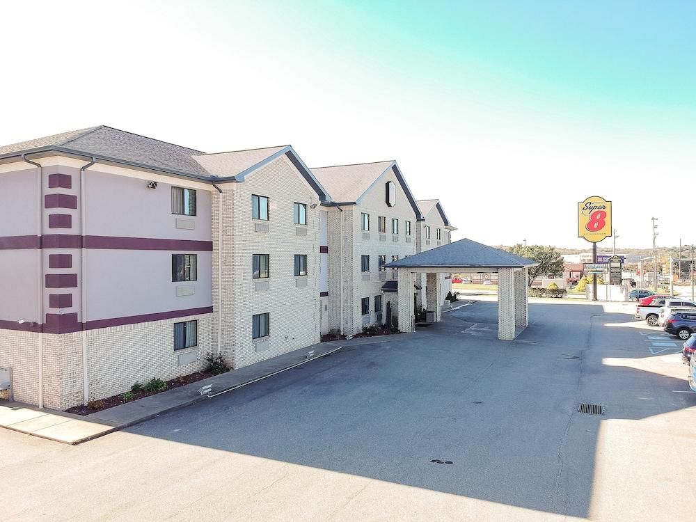 Super 8 By Wyndham Uniontown Pa Hotel Exterior foto