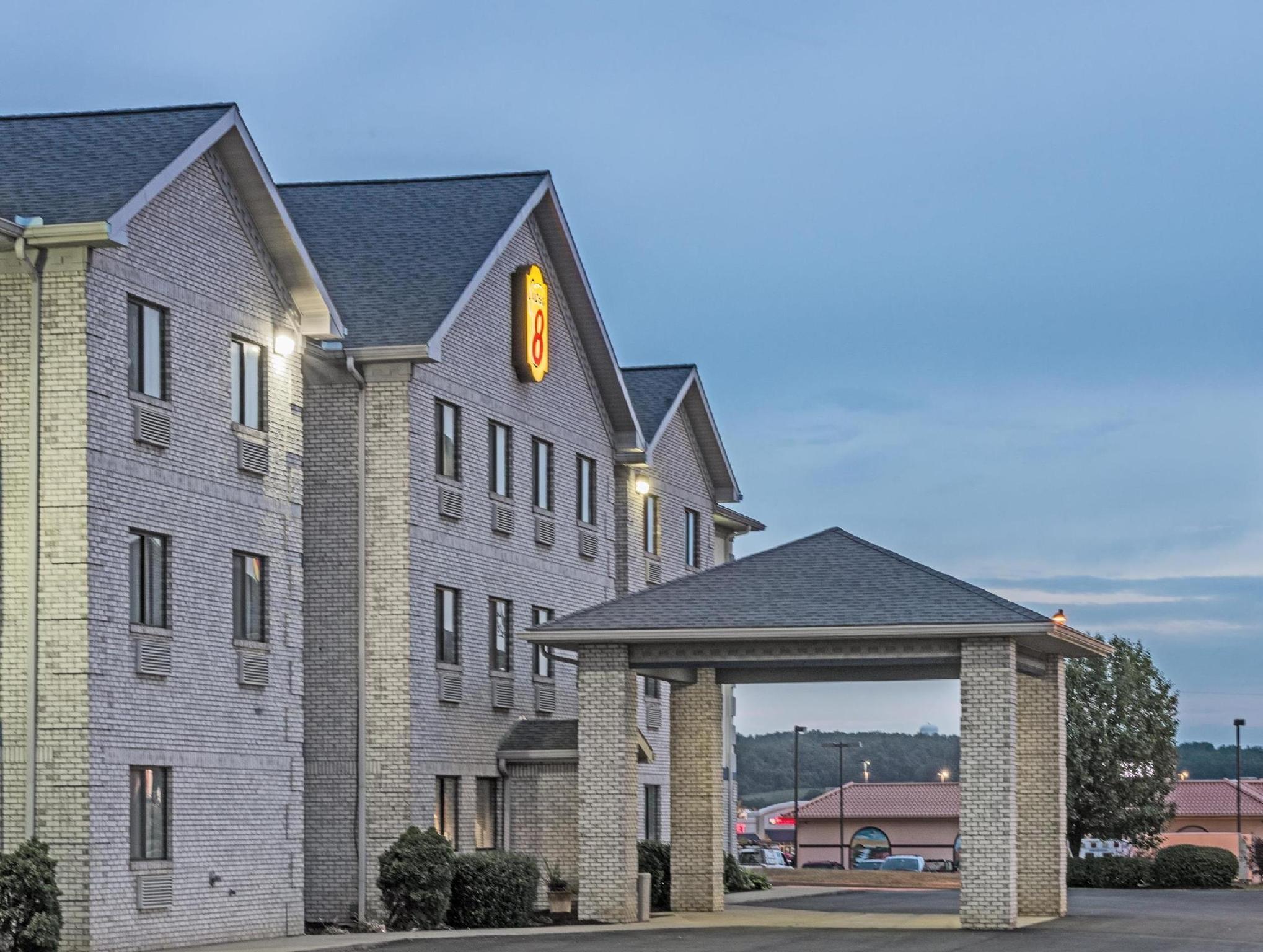Super 8 By Wyndham Uniontown Pa Hotel Exterior foto
