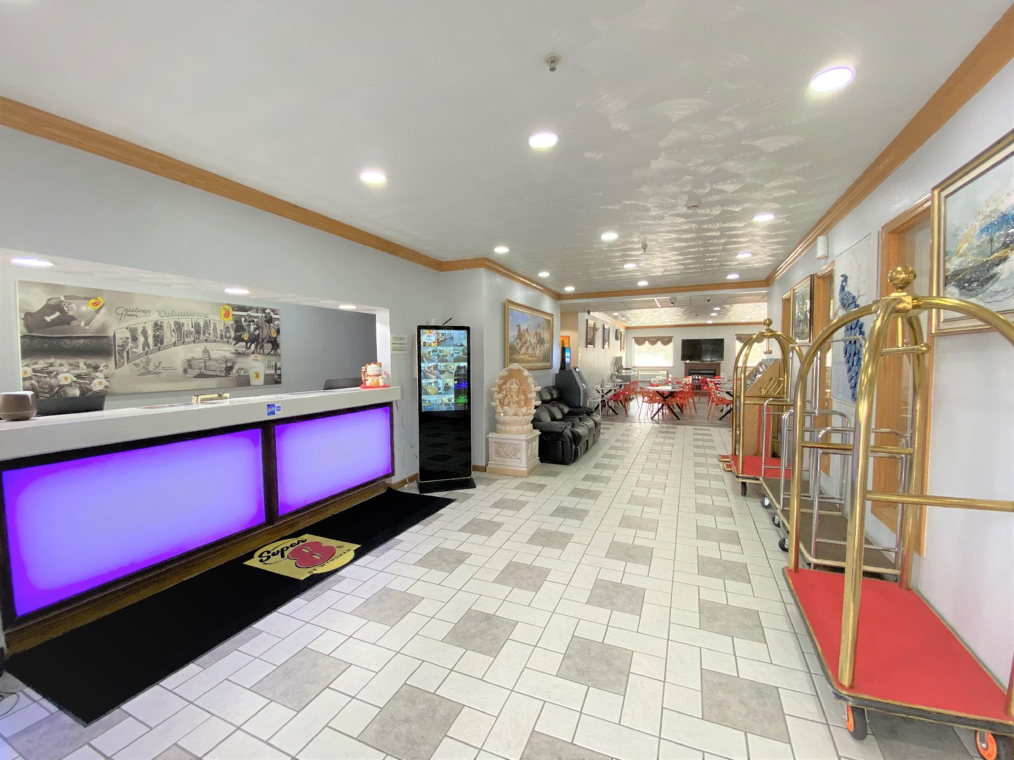 Super 8 By Wyndham Uniontown Pa Hotel Exterior foto