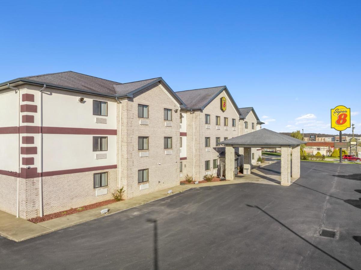 Super 8 By Wyndham Uniontown Pa Hotel Exterior foto
