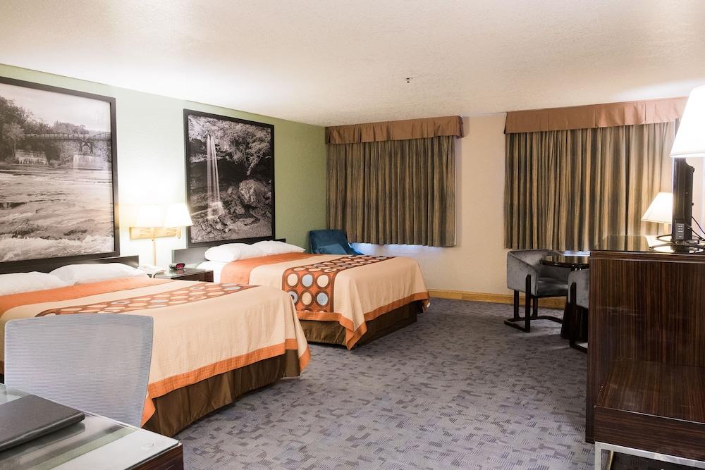 Super 8 By Wyndham Uniontown Pa Hotel Exterior foto