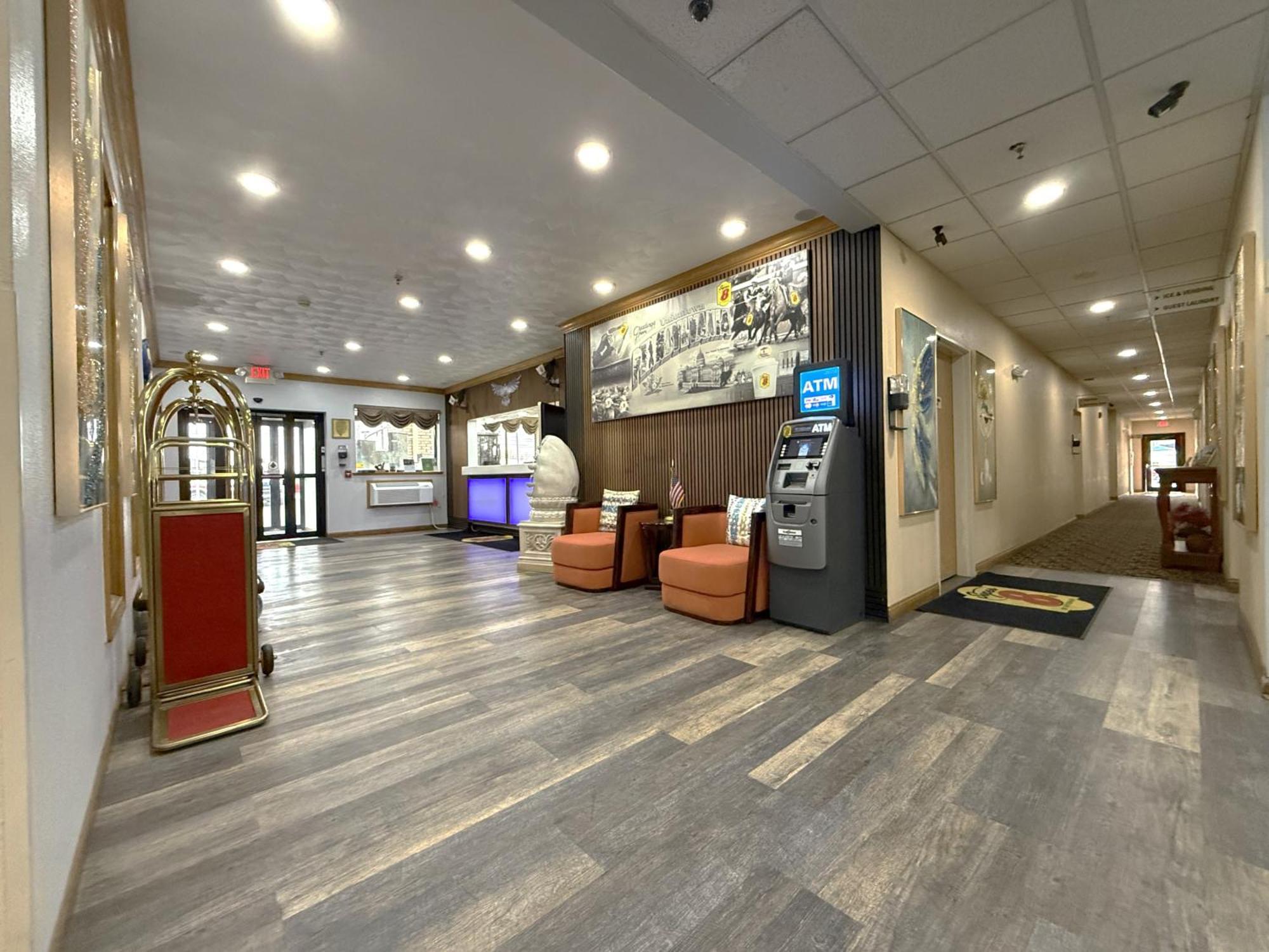 Super 8 By Wyndham Uniontown Pa Hotel Exterior foto
