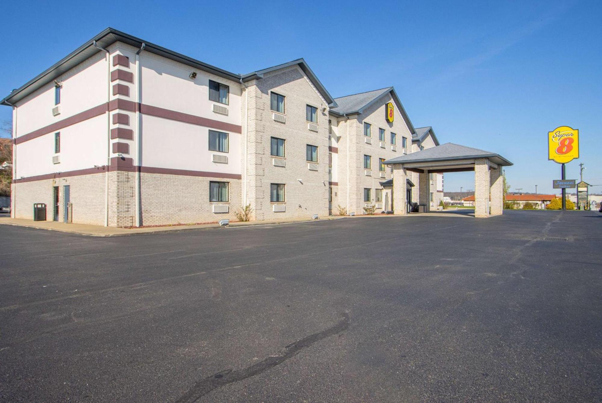 Super 8 By Wyndham Uniontown Pa Hotel Exterior foto