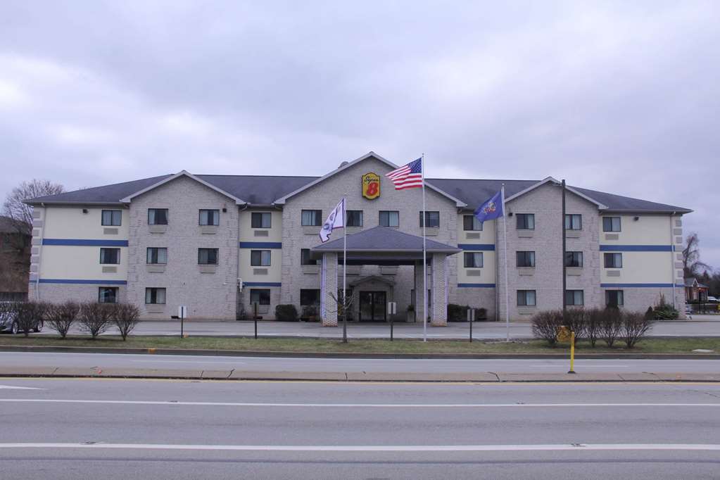 Super 8 By Wyndham Uniontown Pa Hotel Exterior foto